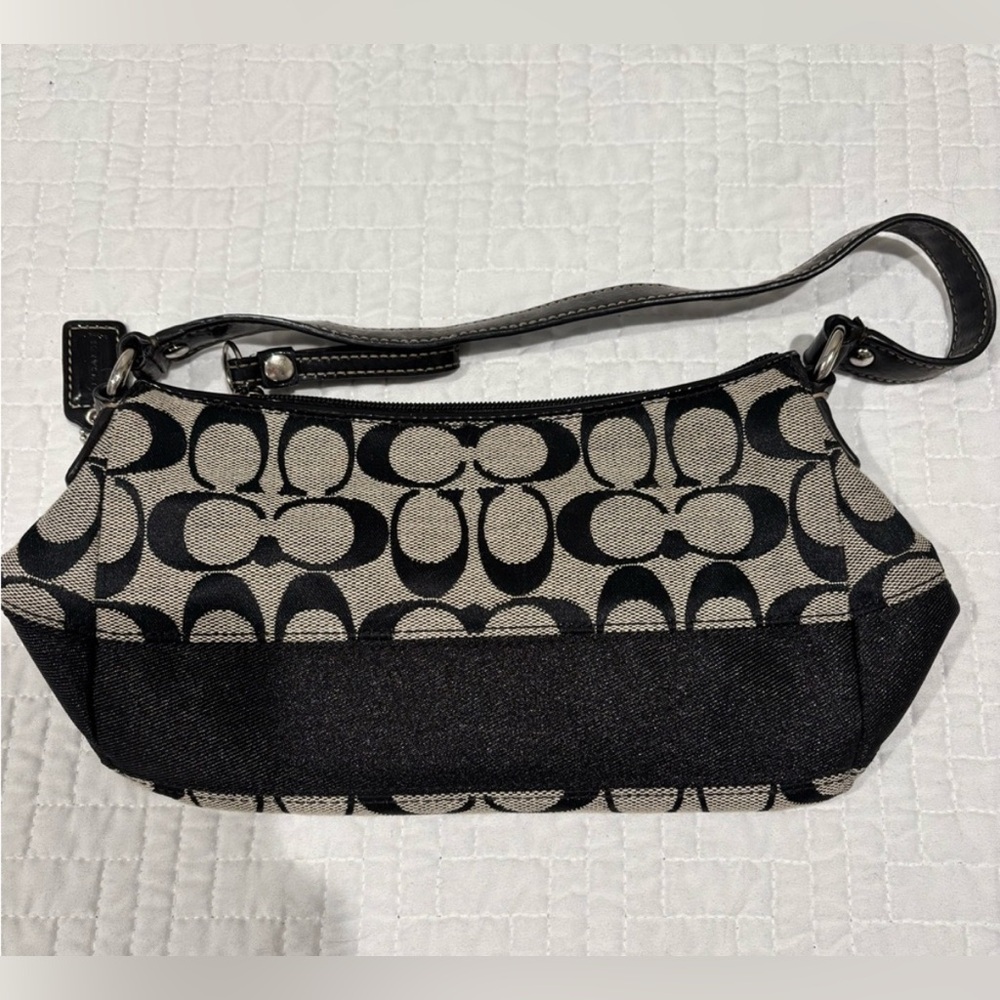 Coach Shoulder Bag FINAL PRICE AND AUTHENTIC